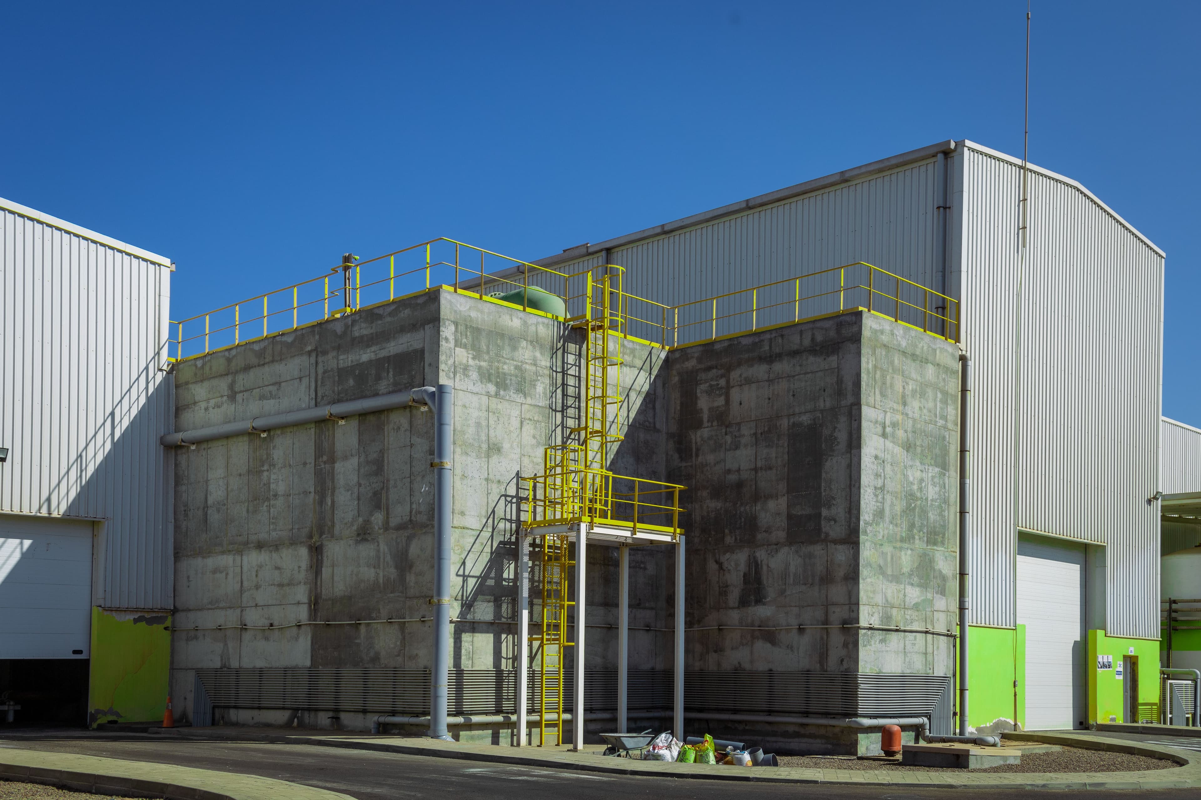 Industrial building exterior with steel structural elements